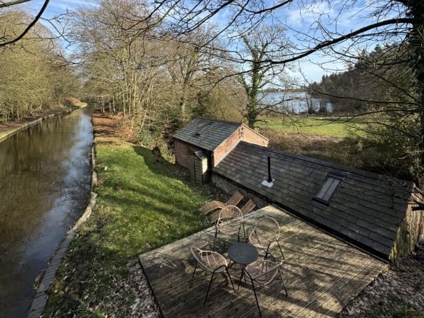Cottage setting